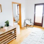 Raum Life - Stilvolle Mit 2 Schlafzimmern Und Kostenlosen Parkplatz 公寓 施特劳宾
