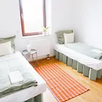 Raum Life - Stilvolle Mit 2 Schlafzimmern Und Kostenlosen Parkplatz *