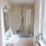 Raum Life - Stilvolle Mit 2 Schlafzimmern Und Kostenlosen Parkplatz 公寓 施特劳宾