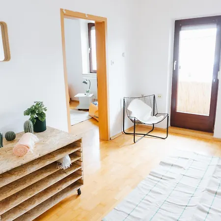 Raum Life - Stilvolle Mit 2 Schlafzimmern Und Kostenlosen Parkplatz 公寓 施特劳宾