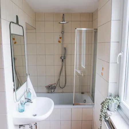 Raum Life - Stilvolle Mit 2 Schlafzimmern Und Kostenlosen Parkplatz 公寓 施特劳宾