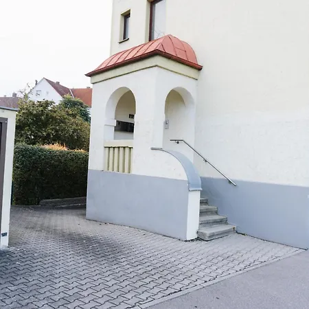 Raum Life - Stilvolle Mit 2 Schlafzimmern Und Kostenlosen Parkplatz * 施特劳宾