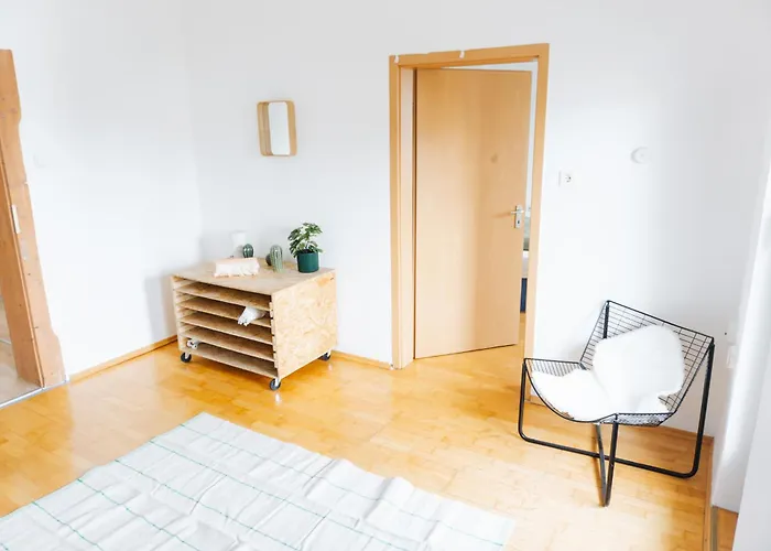 Raum Life - #1 Mit Kostenlosen Parkplatz شقة *